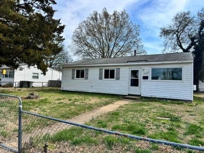 /international/us/1802-moger-drive-hampton-va-110108659977/