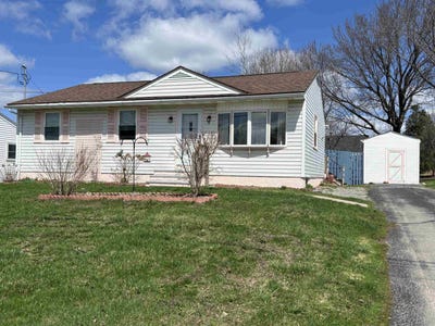 /international/us/31-alden-st-massena-ny-110106002036/