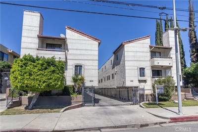 /international/us/13203-vanowen-street-north-hollywood-ca-110109135338/