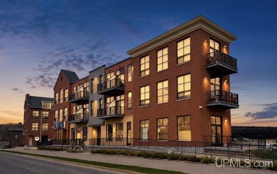 /international/us/407-s-lakeshore-boulevard-marquette-mi-110107865542/