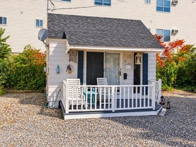 /international/us/17-whitten-street-hampton-nh-110110417855/