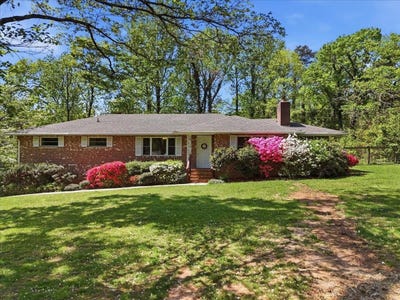 /international/us/160-denton-street-columbus-nc-110107196160/