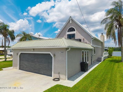 /international/us/200-sportsman-drive-welaka-fl-110108146580/
