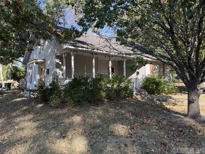 /international/us/140-s-tyler-dewitt-ar-110120157941/
