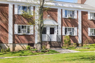 /international/us/224-09-manor-road-queens-ny-110107416985/