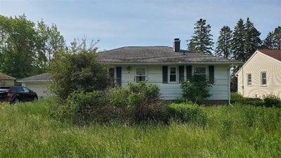 /international/us/48-e-buffalo-street-duluth-mn-110100864245/