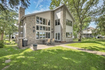 /international/us/1012-hill-street-wahpeton-ia-110104782877/
