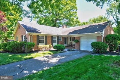 /international/us/122-armstrong-place-winchester-va-110108393803/