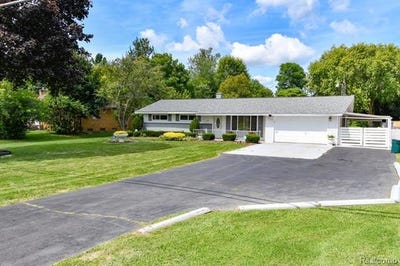 /international/us/6443-richfield-road-genesee-twp-mi-110103063669/