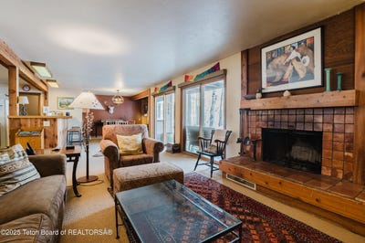 /international/us/3910-s-lake-creek-drive-wilson-wy-110099014532/