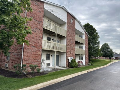 /international/us/551-leah-lane-woodstock-il-110108680512/