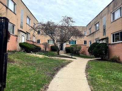 /international/us/1706-w-jarvis-avenue-chicago-il-110108580256/