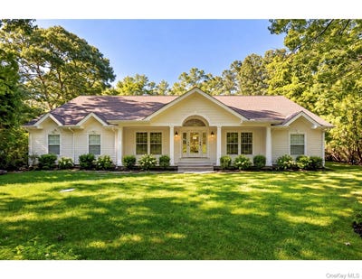 /international/us/16-willowood-court-westhampton-ny-110110371700/