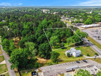 /international/us/college-avenue-jackson-al-110107397555/