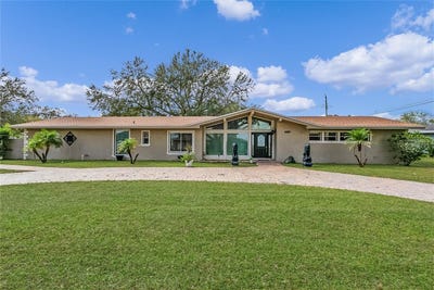 /international/us/1407-edgewater-beach-drive-lakeland-fl-110095569940/