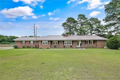 /international/us/2547-red-springs-road-raeford-nc-110100033442/
