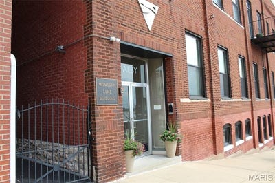 /international/us/7-alby-street-alton-il-110101064873/