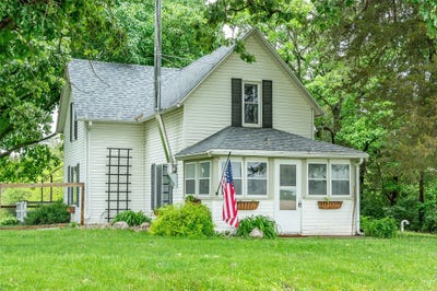 /international/us/33499-houston-trail-earlham-ia-110108173976/