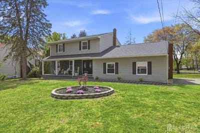 /international/us/1-sussex-road-east-brunswick-nj-110120461359/