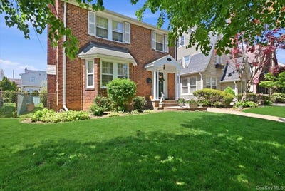 /international/us/100-w-poplar-street-w-floral-park-ny-110107845220/