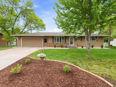 /international/us/529-5-1-2-street-nw-elk-river-mn-110108219210/