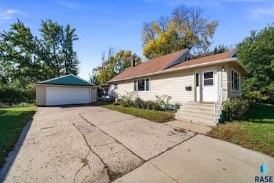 /international/us/307-w-cedar-st-beresford-sd-110120531986/
