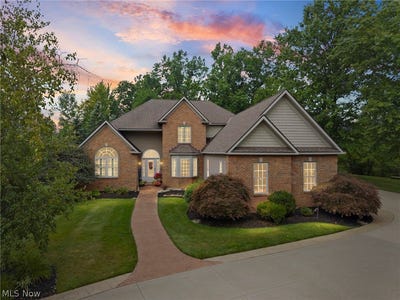 /international/us/9240-chamberlin-road-twinsburg-oh-110109823638/