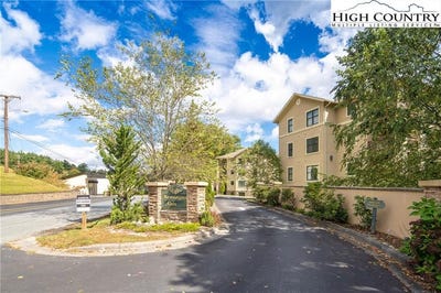 /international/us/155-gateway-drive-boone-nc-110102829536/
