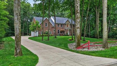 /international/us/2384-e-cardinal-drive-midland-mi-110110254625/