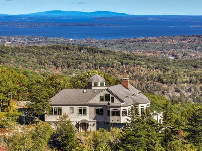 /international/us/251-mount-pleasant-street-rockport-me-110108914434/
