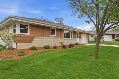 /international/us/5302-lakeview-dr-greendale-wi-110107991283/
