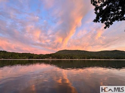 /international/us/43-chimney-point-lake-toxaway-nc-110100447109/?lang=zh-tw