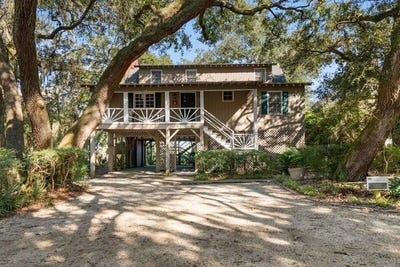 /international/us/165-old-tram-way-pawleys-island-sc-110110361561/