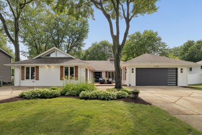 /international/us/11s506-whittington-lane-naperville-il-110108754447/