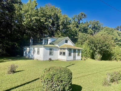 /international/us/1693-mundy-point-road-callao-va-110120417197/