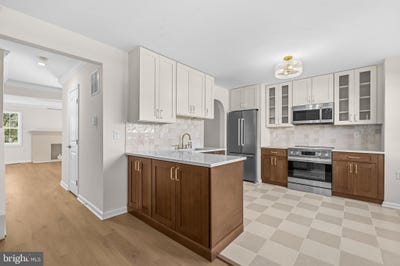 /international/us/117-davis-avenue-sw-leesburg-va-110120575635/