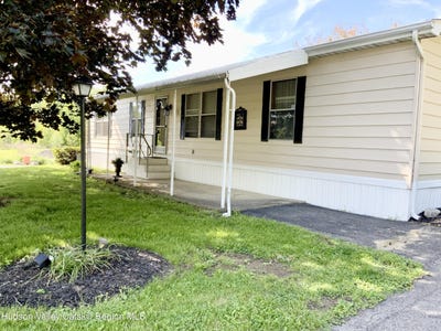 /international/us/18-cook-lane-new-paltz-ny-110108343074/