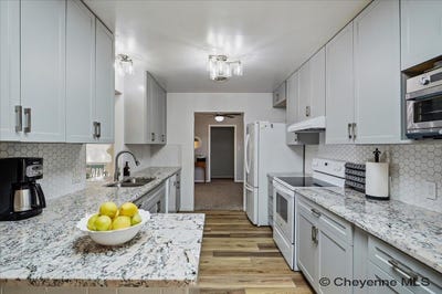 /international/us/311-grande-vista-rd-torrington-wy-110107388911/