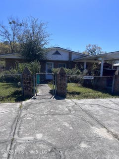 /international/us/15071-e-tyler-street-gulfport-ms-110105751401/