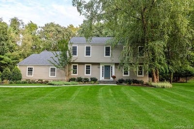 /international/us/18-robert-townsend-drive-setauket-ny-110120095480/