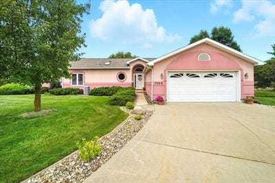 /international/us/1719-w-18-street-cedar-falls-ia-110101393082/