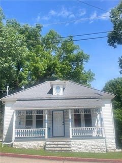 /international/us/6-kingshighway-st-eureka-springs-ar-110100258975/