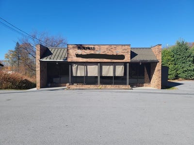 /international/us/3717-cumberland-road-bluefield-wv-110104067592/