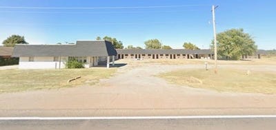 /international/us/807-w-oklahoma-avenue-okeene-ok-110104239505/