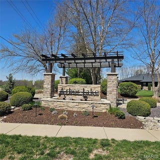 /international/us/3711-cabernet-lane-edwardsville-il-110096254858/