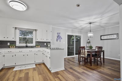 /international/us/1006-nw-elm-street-nw-hartselle-al-110100260531/