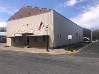/international/us/221-river-street-sw-preston-mn-110108032956/