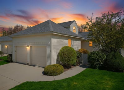 /international/us/9-pebble-beach-drive-bedford-nh-110107695203/