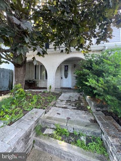 /international/us/72-w-weston-place-shenandoah-pa-110100535360/