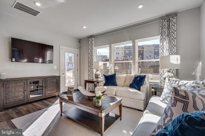 /international/us/46320-mount-milstead-terrace-sterling-va-110108300994/